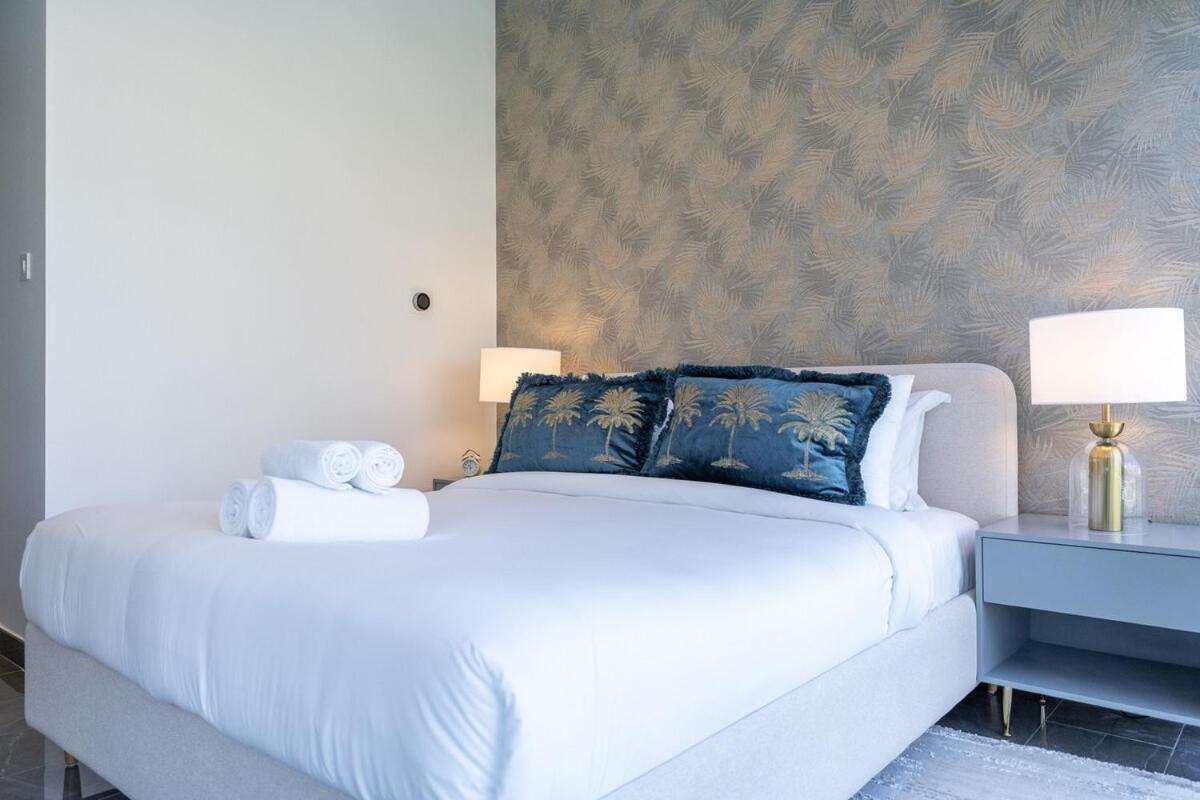 Apartment Exceptional 3bedroom With The Incredible View In Marina *